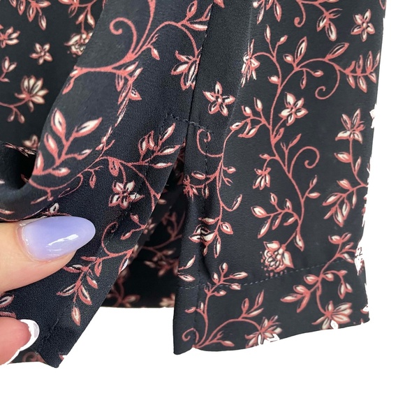 NWT 🦋 Ruffle Split Neck Blouse | Small - Picture 11 of 14